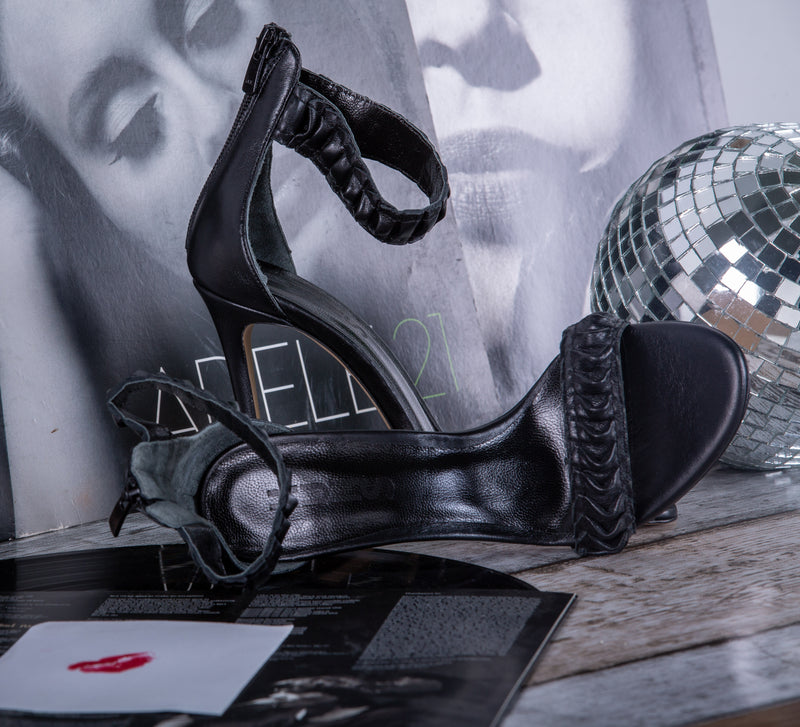 Attis Shoes